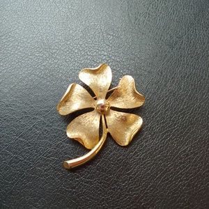 Vintage Sarah Coventry Clover/Flower Brooch